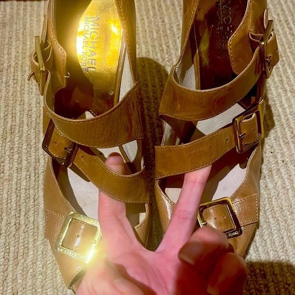 MICHAEL MICHAEL KORS Leather Triple-Buckle Heels, Tan + Gold, 8.5 — GUC - Picture 7 of 11